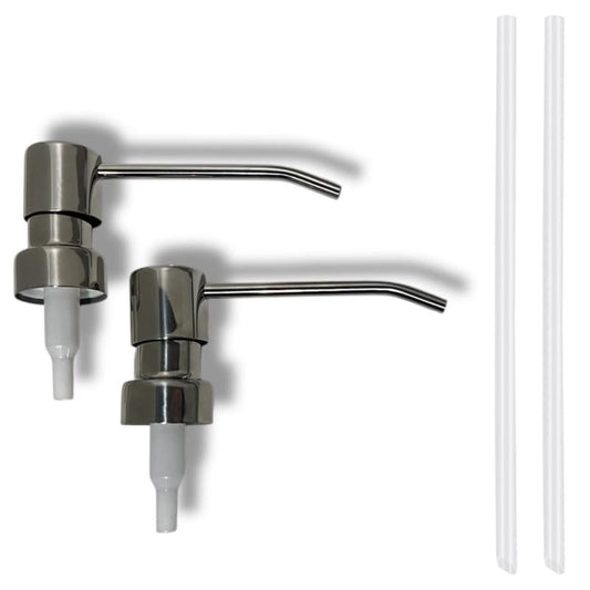 Zwei Edelstahl Seifenspender mit Kunststoffschläuchen in modernem Pumpen Set