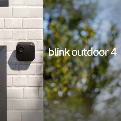 Dunkelgraue Outdoor Sicherheitskamera im Blink Outdoor 4 Überwachungskamera Set